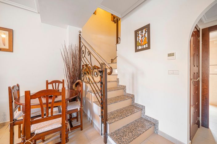 Image No.20-2 Bed Townhouse for sale