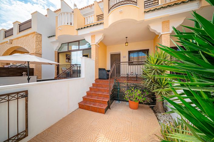 Image No.32-2 Bed Townhouse for sale