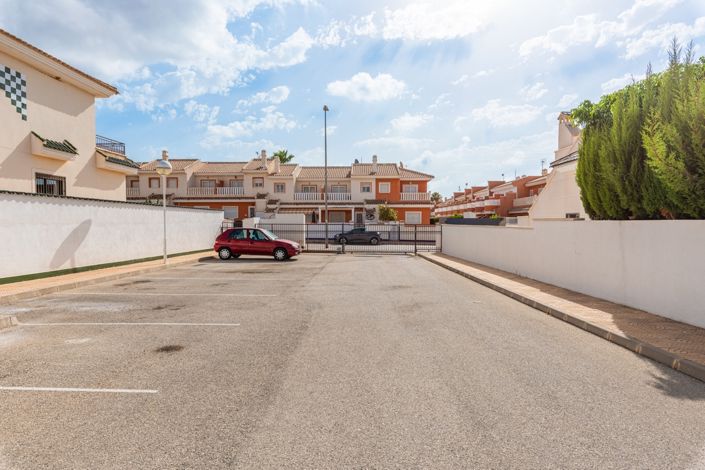 Image No.39-2 Bed Townhouse for sale