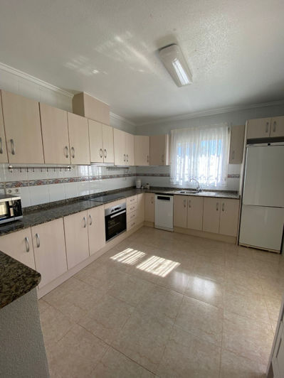 Image No.14-3 Bed Semi-Detached for sale