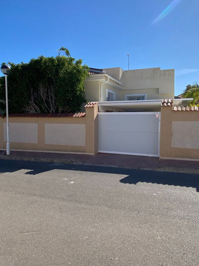 Image No.37-3 Bed Semi-Detached for sale