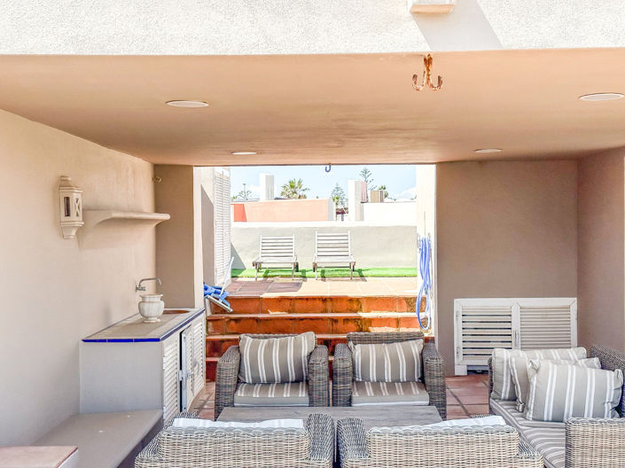 Image No.26-4 Bed Semi-Detached for sale