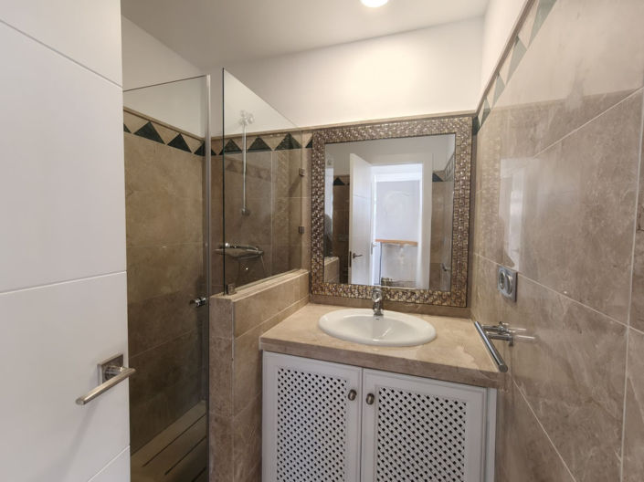 Image No.20-3 Bed Semi-Detached for sale