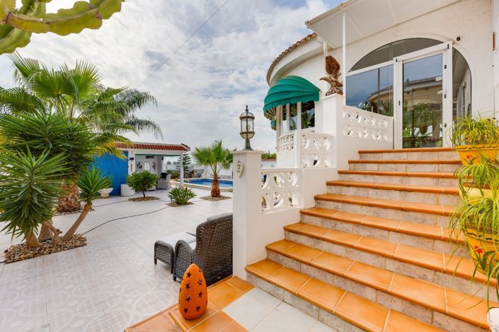 Image No.40-4 Bed Villa for sale