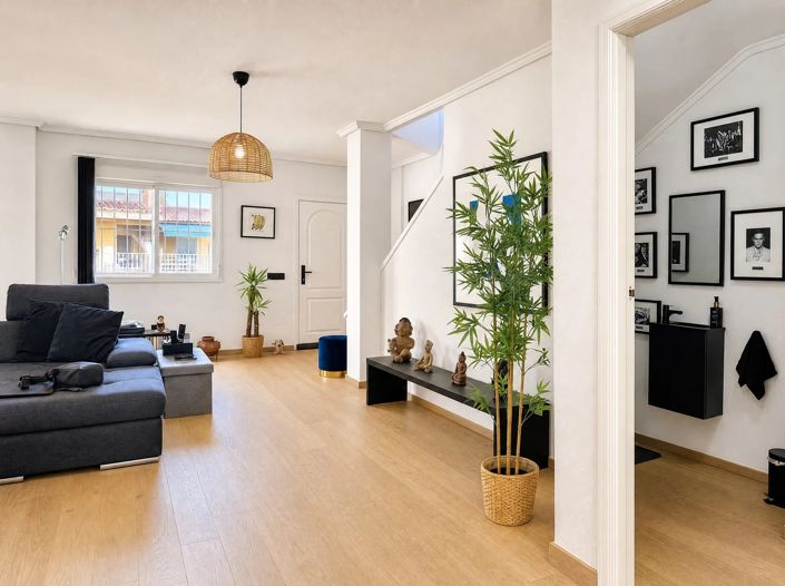 Image No.17-3 Bed Semi-Detached for sale