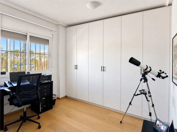Image No.20-3 Bed Semi-Detached for sale