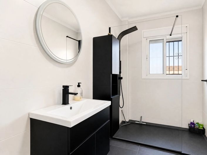 Image No.38-3 Bed Semi-Detached for sale