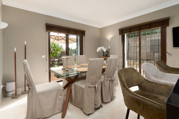 Image No.55-5 Bed Villa for sale