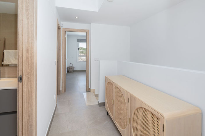 Image No.14-3 Bed Townhouse for sale
