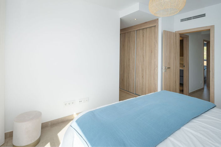 Image No.20-3 Bed Townhouse for sale
