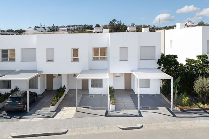 Image No.31-3 Bed Townhouse for sale