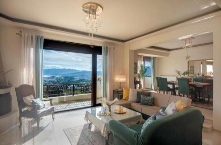 Image No.1-5 Bed Villa / Detached for sale