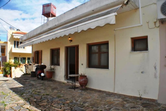 Image No.2-Chalet de 1 chambre à vendre à Neapoli