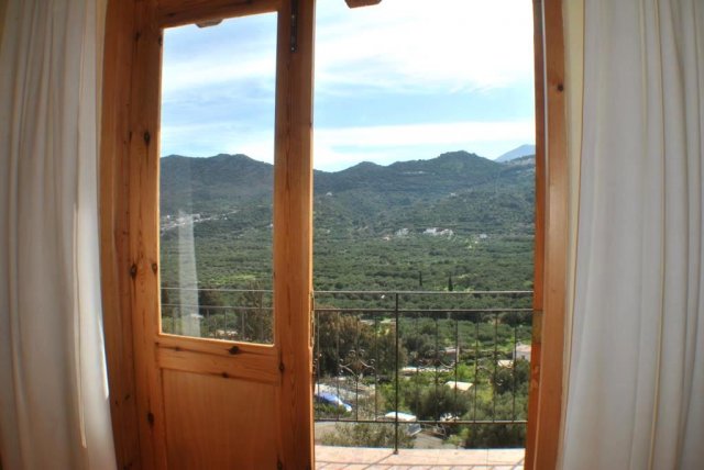 Image No.18-4 Bed House for sale