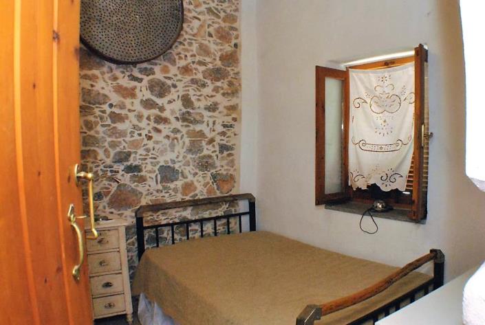 Image No.12-2 Bed House for sale