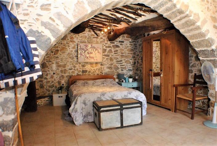 Image No.24-2 Bed House for sale