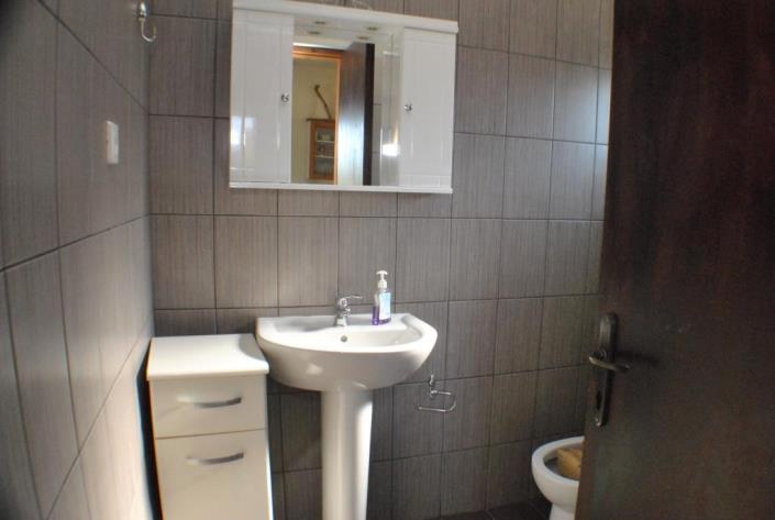 Image No.8-2 Bed Country House for sale