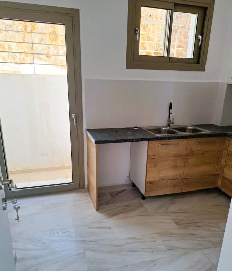 Image No.8-3 Bed Maisonette for sale