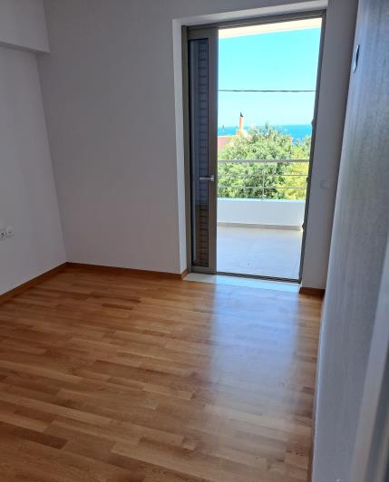 Image No.14-3 Bed Maisonette for sale