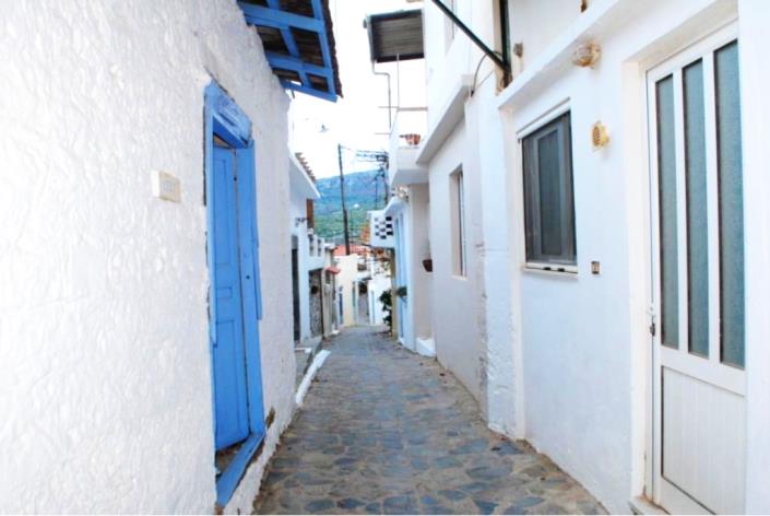 Image No.1-2 Bed House/Villa for sale