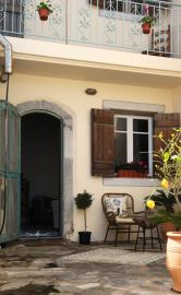 VHV42-OUTSIDE-I
