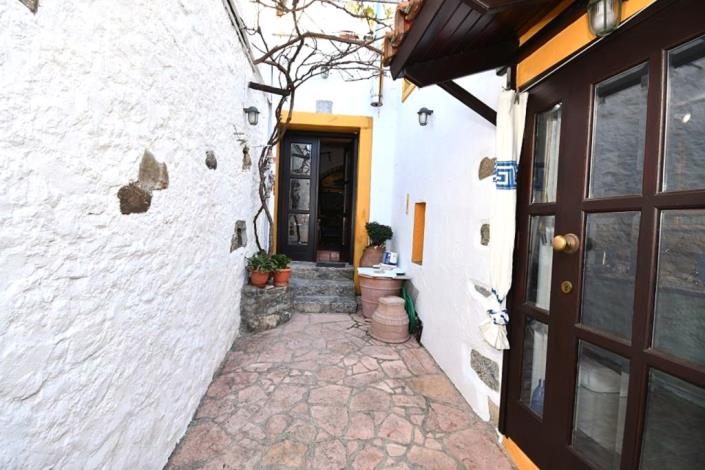 Image No.3-2 Bed House/Villa for sale