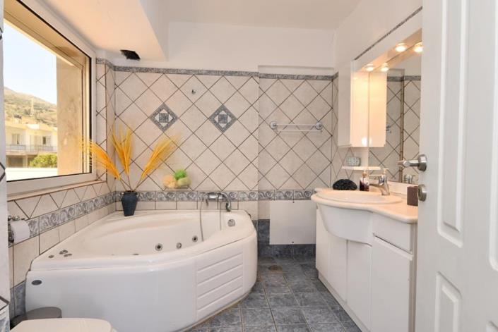 Image No.10-4 Bed House/Villa for sale