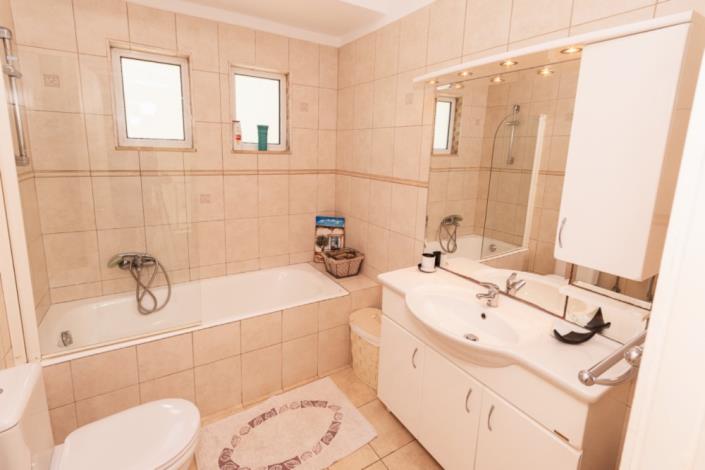 Image No.9-2 Bed House/Villa for sale