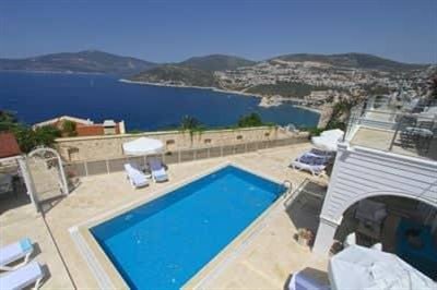 Villa / Détaché de 5 chambres à vendre à Kalkan