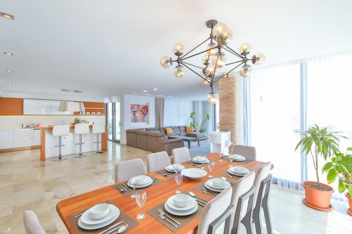 Image No.24-5 Bed Villa / Detached for sale