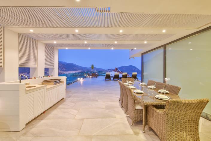 Image No.29-5 Bed Villa / Detached for sale