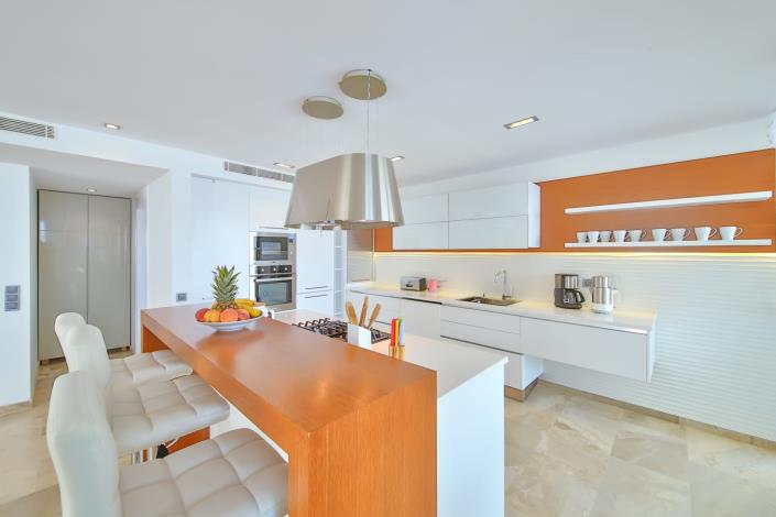 Image No.28-5 Bed Villa / Detached for sale