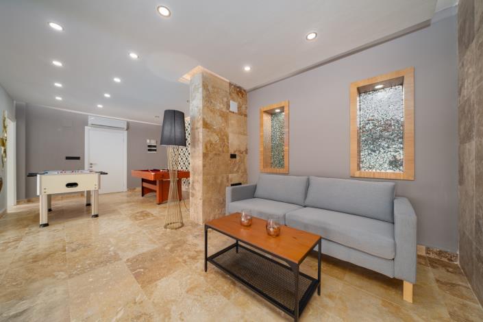 Image No.14-4 Bed Villa / Detached for sale