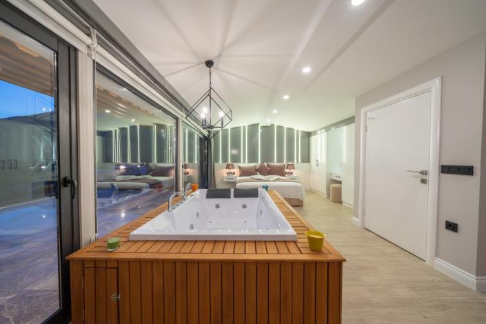 Image No.17-4 Bed Villa / Detached for sale