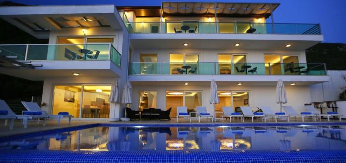 Image No.2-11 Bed Villa for sale