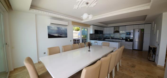 Image No.15-11 Bed Villa for sale