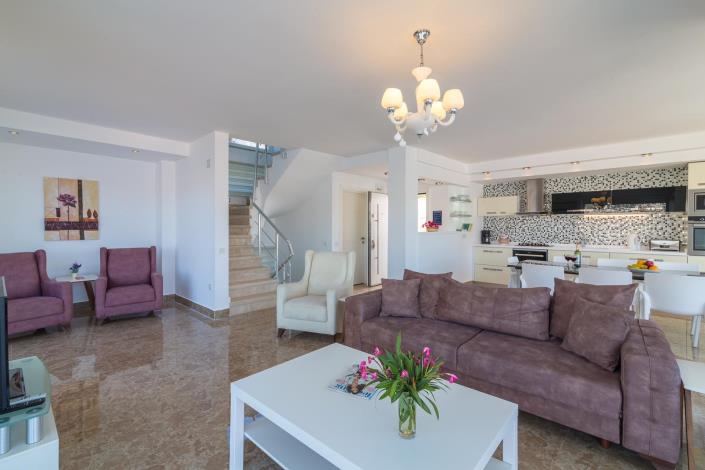 Image No.14-5 Bed Villa / Detached for sale