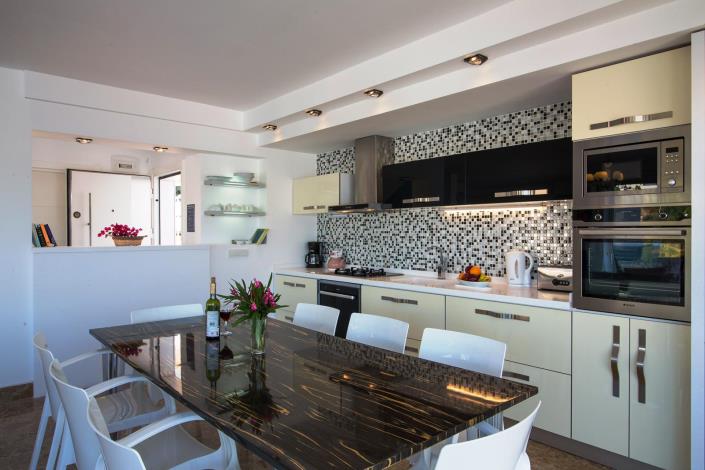 Image No.13-5 Bed Villa / Detached for sale