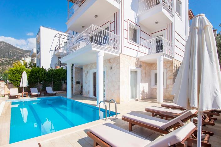 Image No.1-4 Bed Villa / Detached for sale
