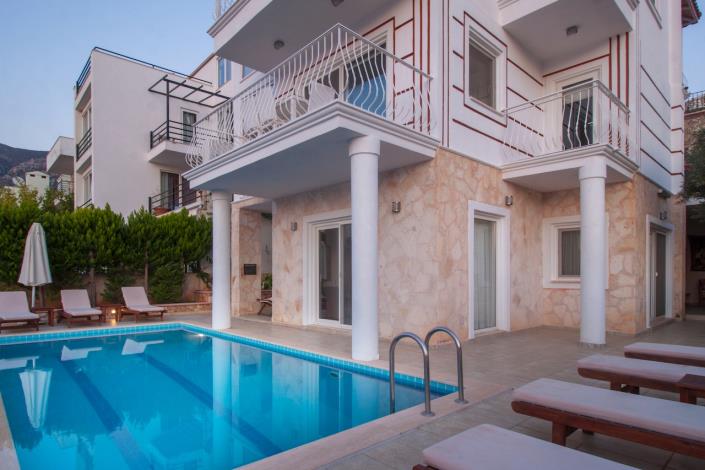 Image No.2-4 Bed Villa / Detached for sale