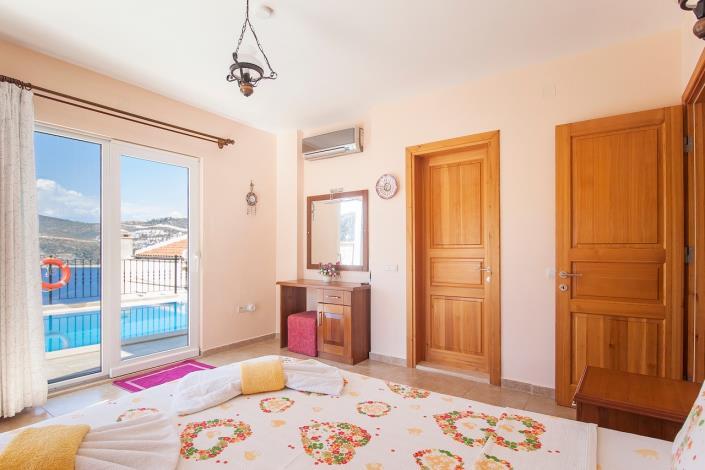 Image No.12-4 Bed Villa / Detached for sale