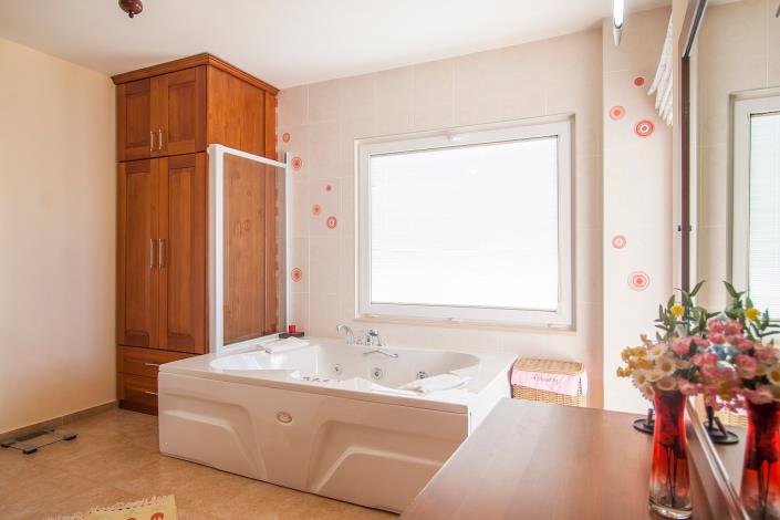 Image No.16-4 Bed Villa / Detached for sale