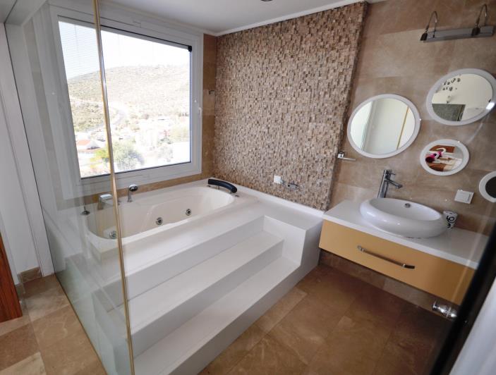 Image No.15-4 Bed Villa for sale