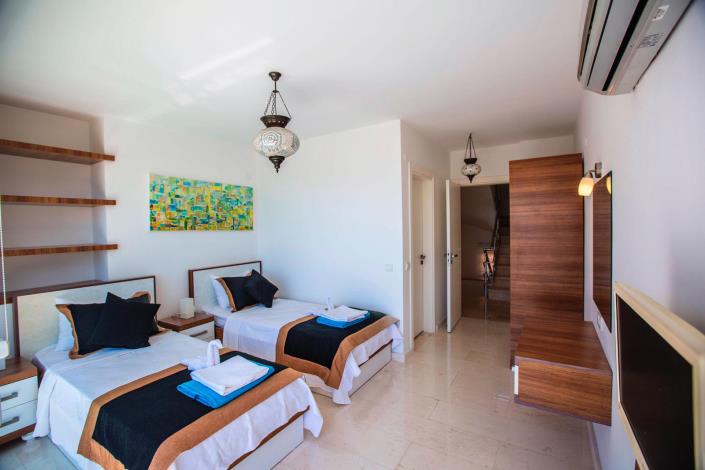 Image No.19-4 Bed Villa for sale