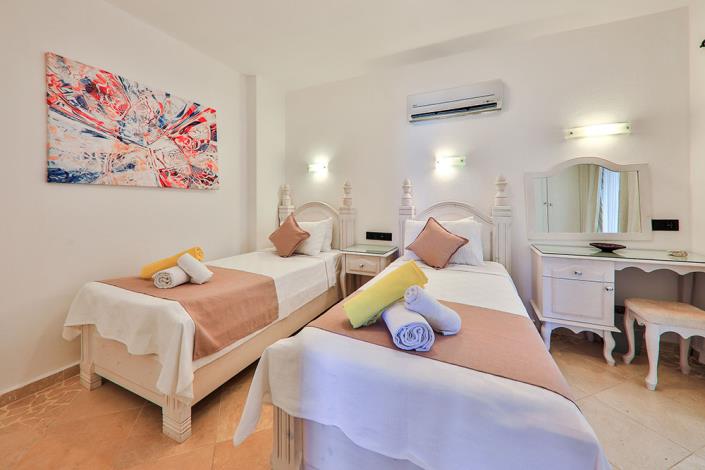 Image No.19-2 Bed Apartment for sale