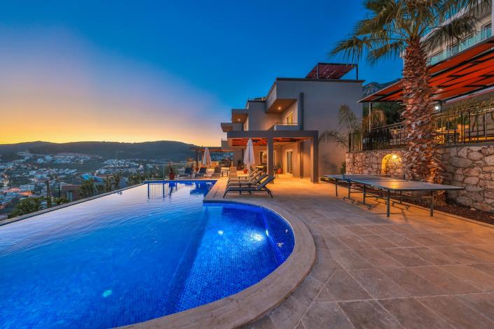 Image No.12-4 Bed Villa / Detached for sale