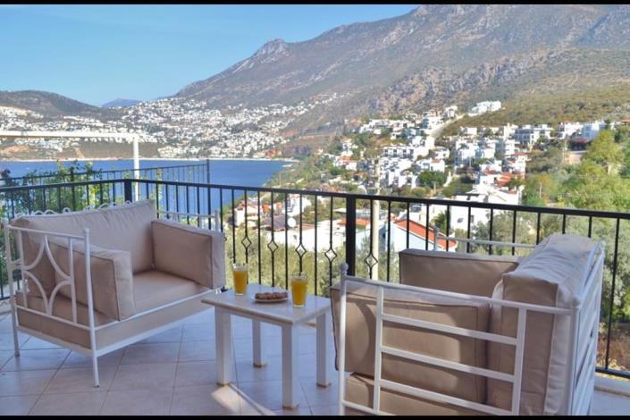 Image No.2-Villa / Détaché de 3 chambres à vendre à Kalkan