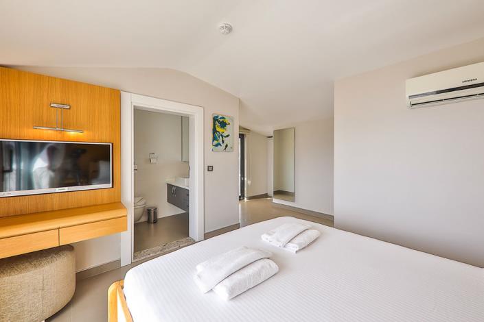 Image No.25-5 Bed Villa / Detached for sale