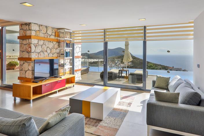 Image No.35-5 Bed Villa / Detached for sale