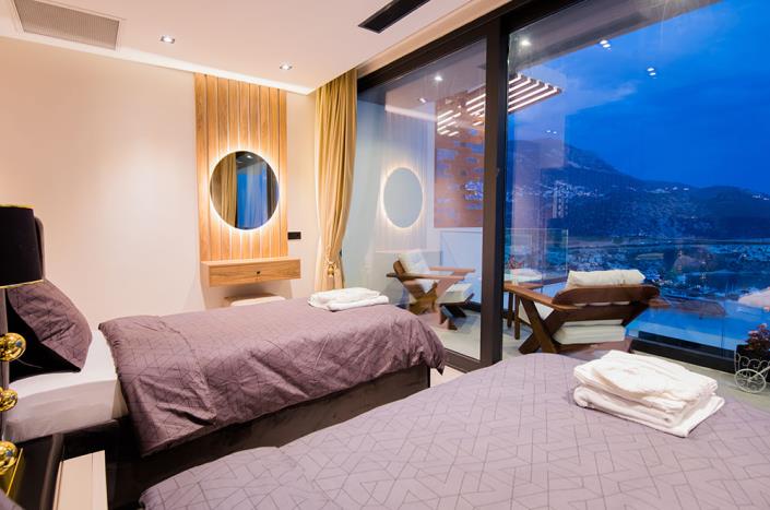 Image No.23-5 Bed Villa / Detached for sale